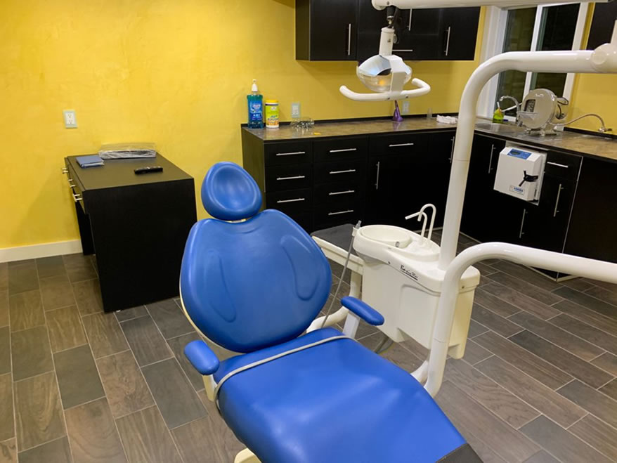 Consultorio dental Ágata Dental — silla médica y equipamiento moderno